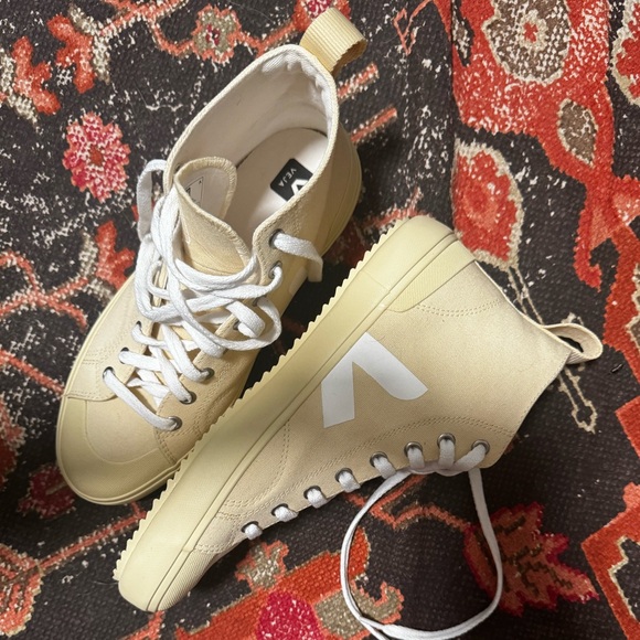 COPY - Wata II Canvas Butter White Butter Veja High Tops - Picture 5 of 9